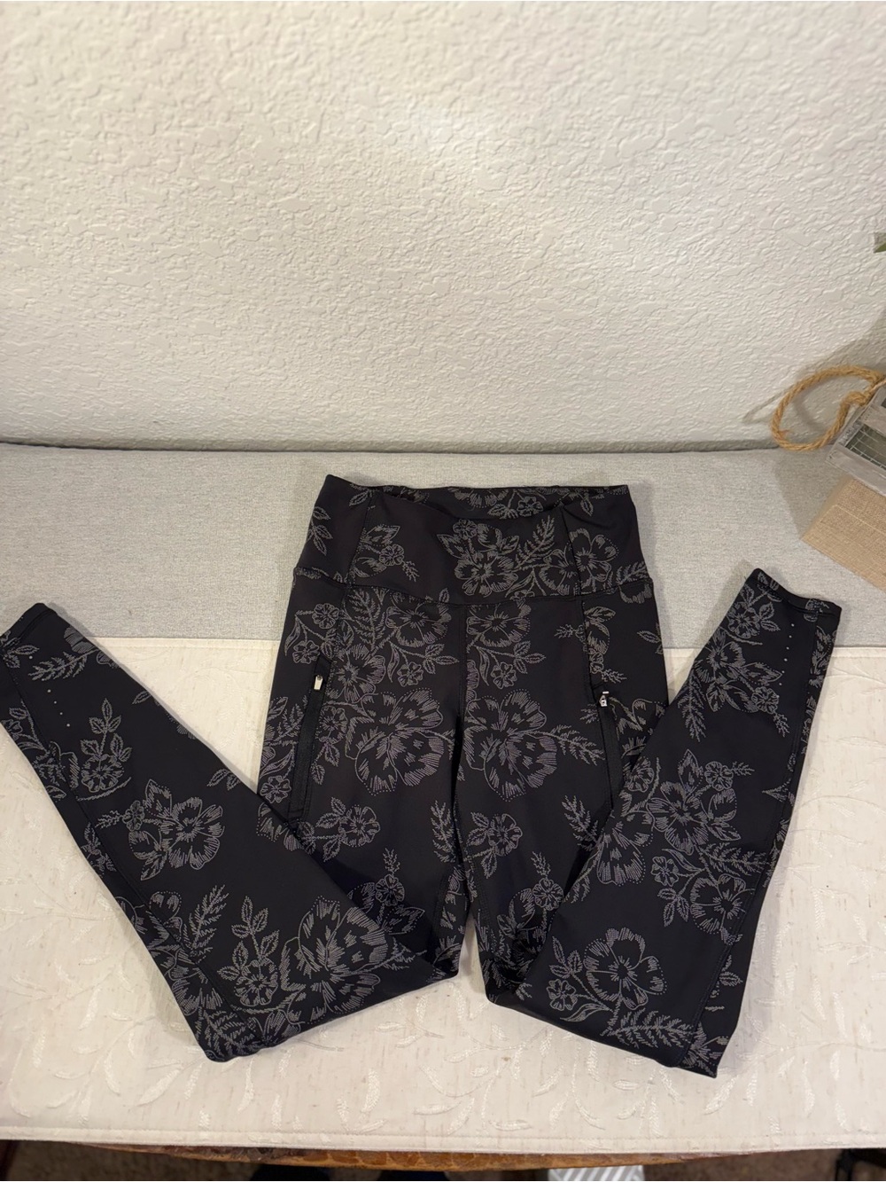 Avia Black Floral Print High Rise Thick Active Leggings Front Zip Pockets XS
